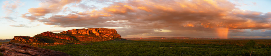 Kakadu rock pano | Park Trek Kakadu rock pano